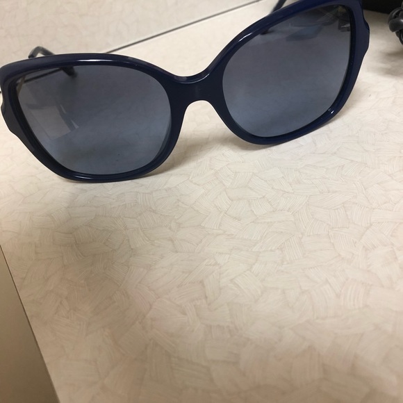 Tory Burch NWOT 😍sunglasses - Picture 8 of 8